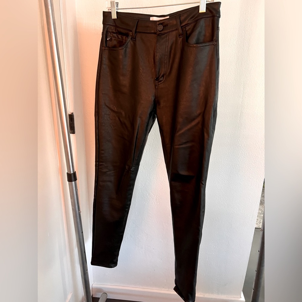 Kancan faux leather (polyester )look pants black